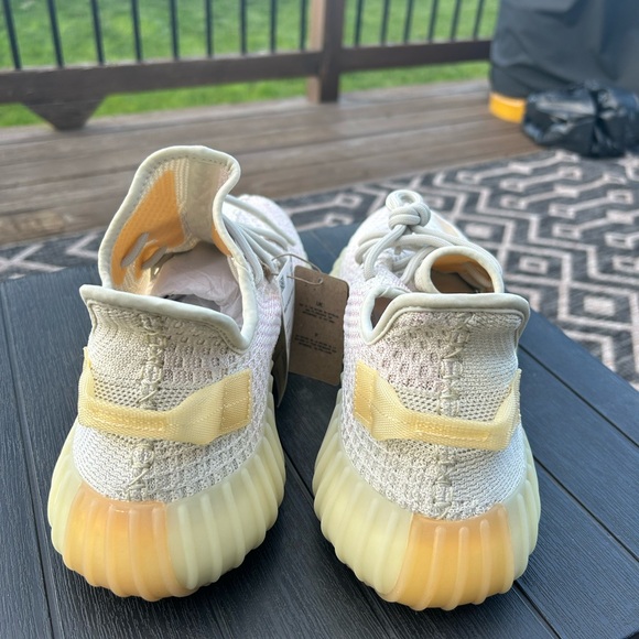NWT Color Change Yeezy Boost 350 V2 “Light” Color Changing Shoes - Picture 2 of 16